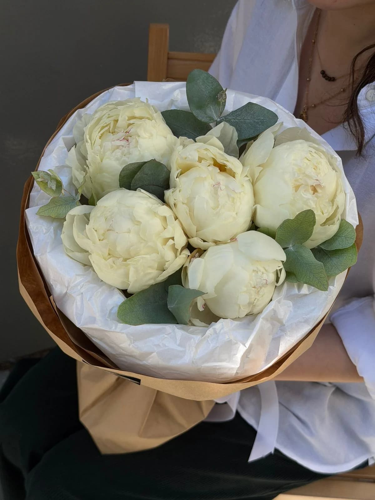 Ağ pionlardan Mono buket