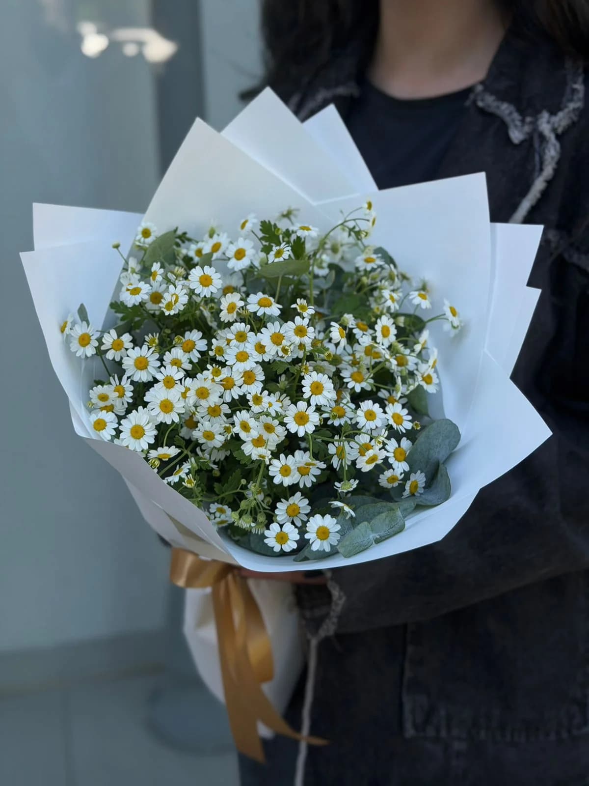 Моно букет из ромашек матрикария