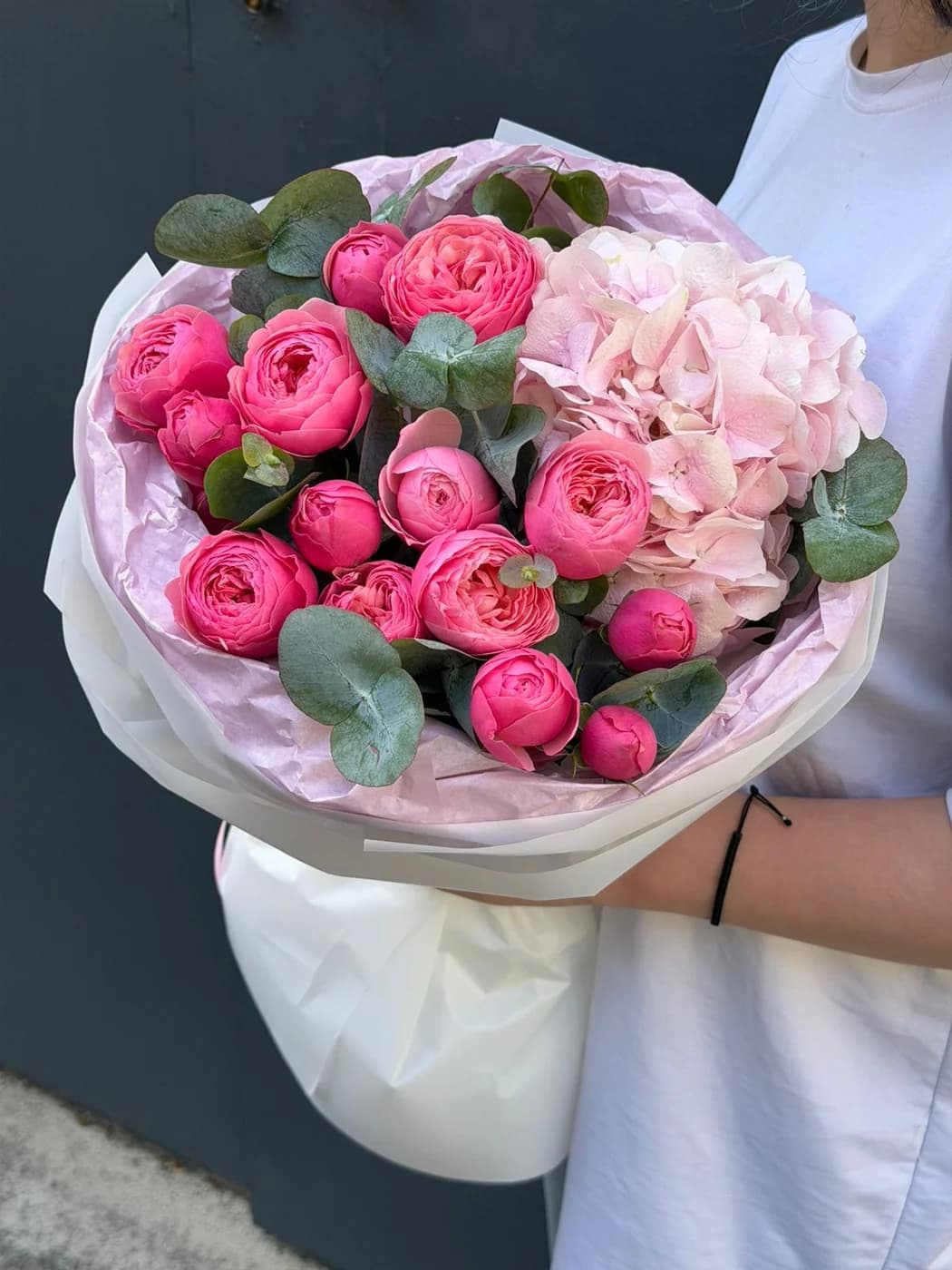 Дуо букет из кустовых роз Pink Silva и Гортензий