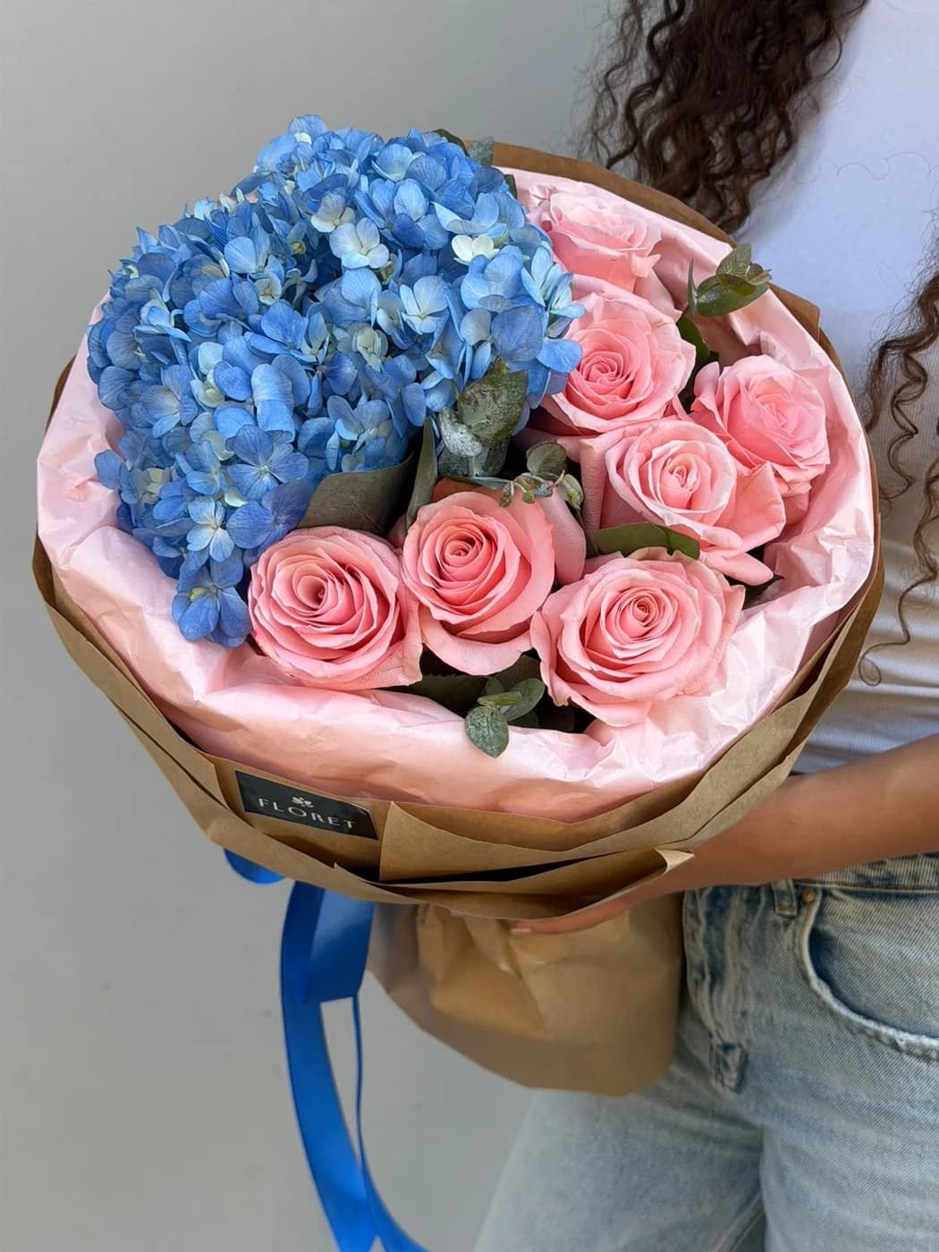 Дуо букет из роз Be Sweet и гортензии