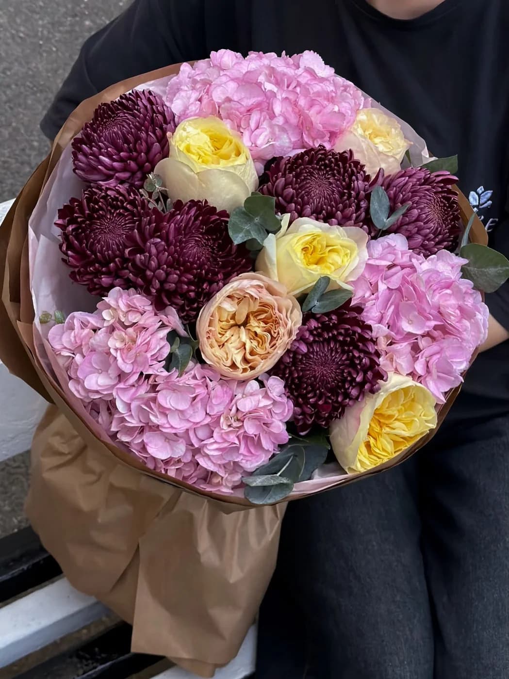 Микс-букет из хризантемы Bigoudi, розовой гортензии и Fatima’s Garden